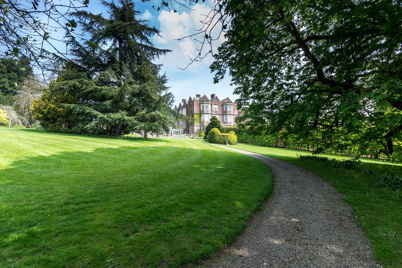 Goldsborough Hall แนร์สเบอเรอ ภายนอก รูปภาพ